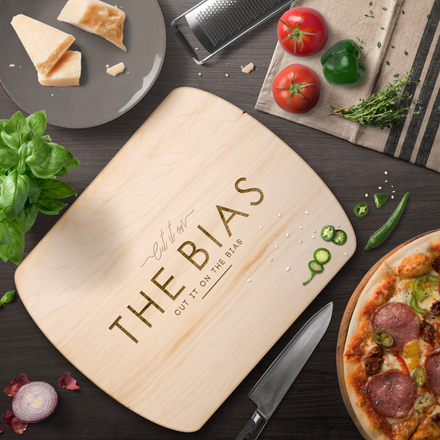 Oval_Cutting_board_Light_H_Lifestyle_Mockup.png